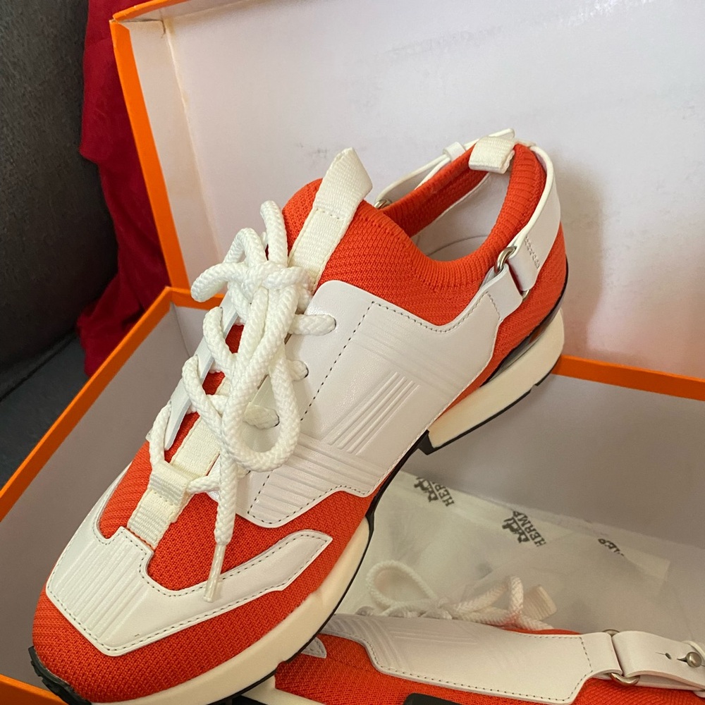 Woman’s designer shoes size 28 never worn no receipt
